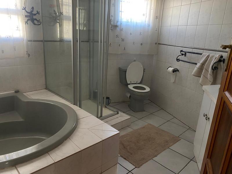 5 Bedroom Property for Sale in Balmoral Eastern Cape